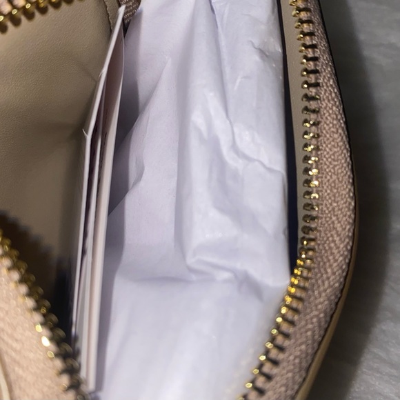 Coach Zip Card Case in light champagne New - Picture 7 of 10